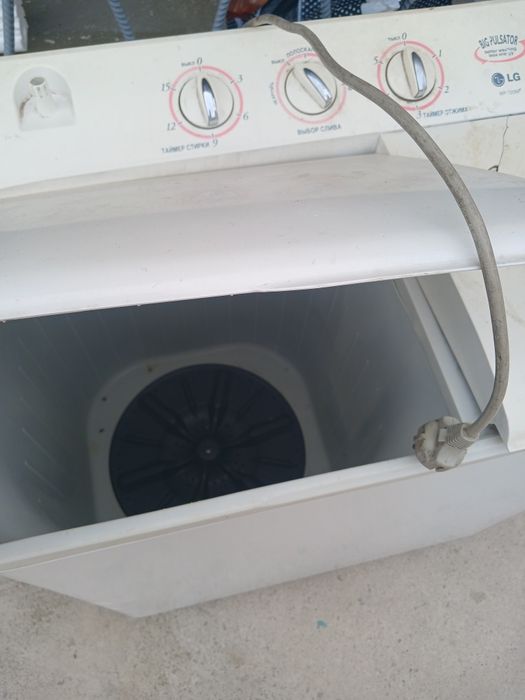 Продам стиралку полу автомат