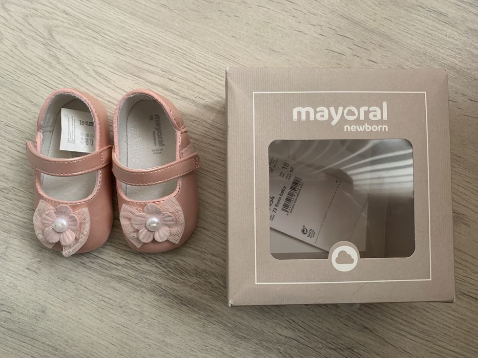 Обувки Mayoral - 18 номер + подарък