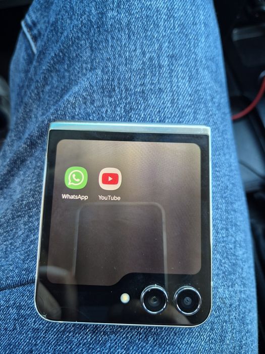 Продам самсунг флип 5