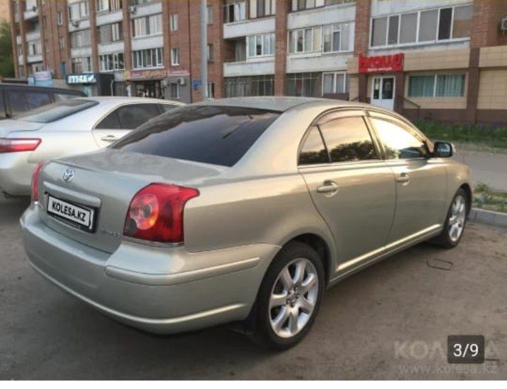 Продам машину Toyota Avensis
