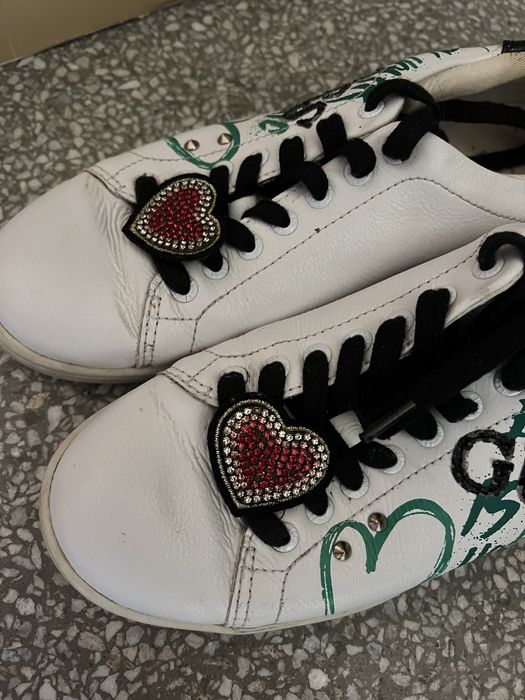 Маратонки Guess.