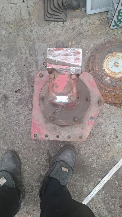 Лебедка от буровой установки.