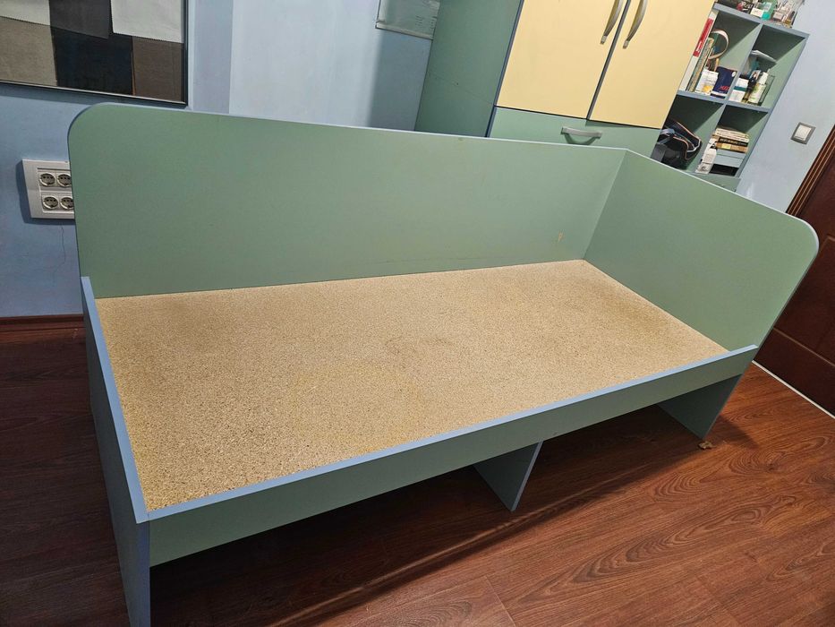 % Единично легло с матрак