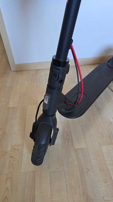Trotineta electrica Xiaomi Mi Electric Scooter Pro 2, putere motor 300 W, autonomie max. 45 Km, viteza maxima 25 Km/h, Negru