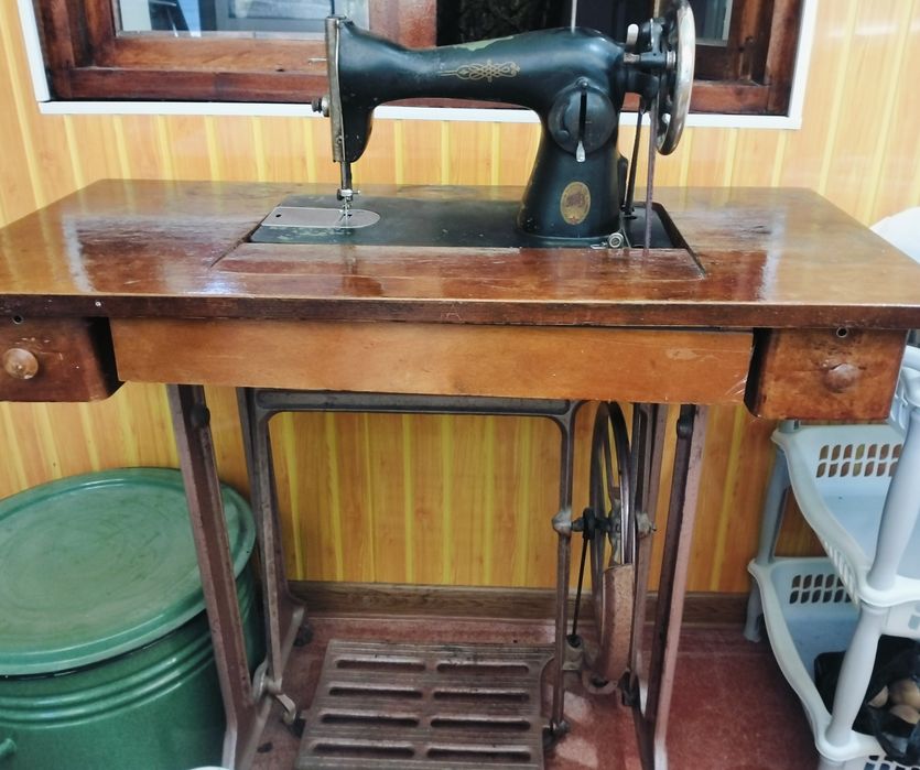 Продаются Швейная машина.