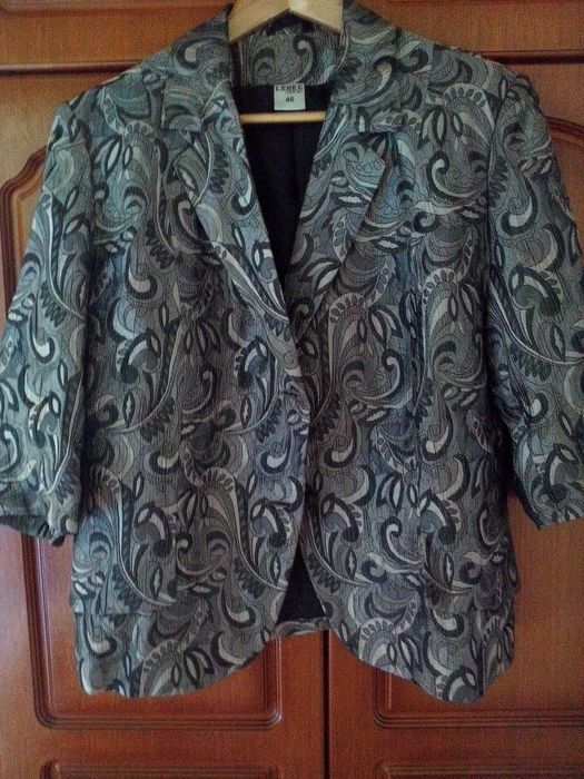 taior,sacou 46/48,elegant,gri satinat,pentru ocazii deosebite