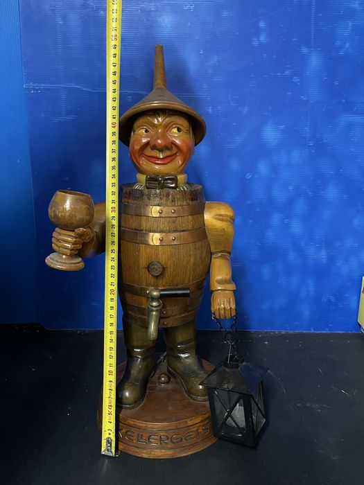 Рядка,стара рекламна фигура на бранд немско вино “Kellergeist”