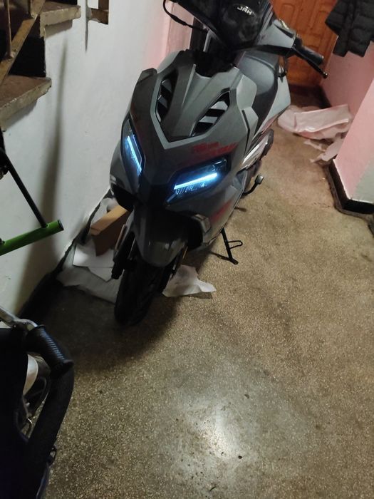 Scuter ZNEN R9 125cc 2025