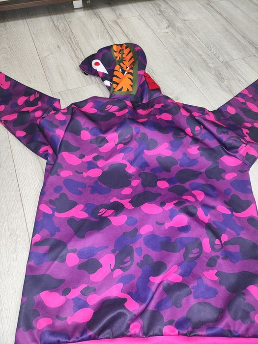 Фиолетовая ветровка BAPE