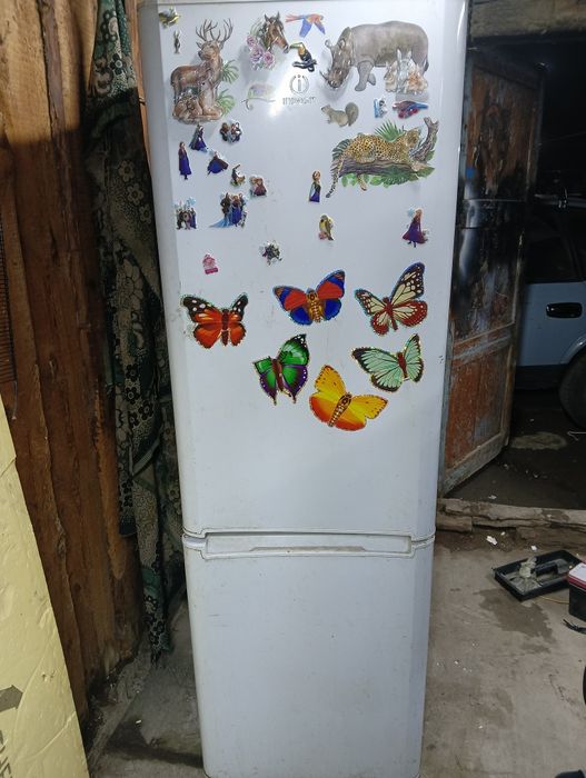 Продам холодильник