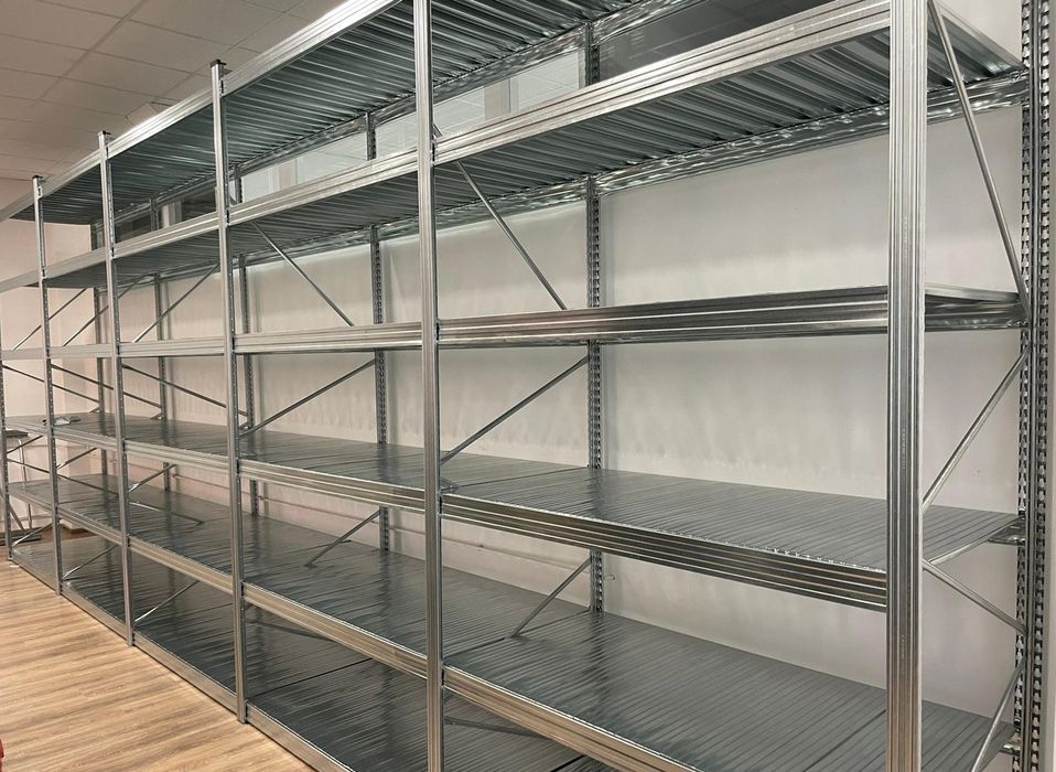 Rafturi metalice cu polite