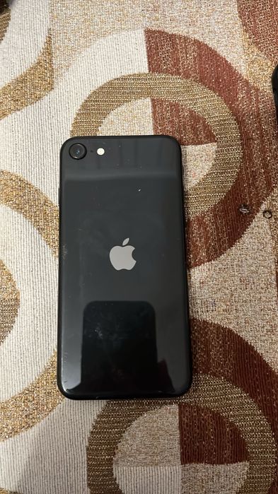 Продам Айфон se 2024