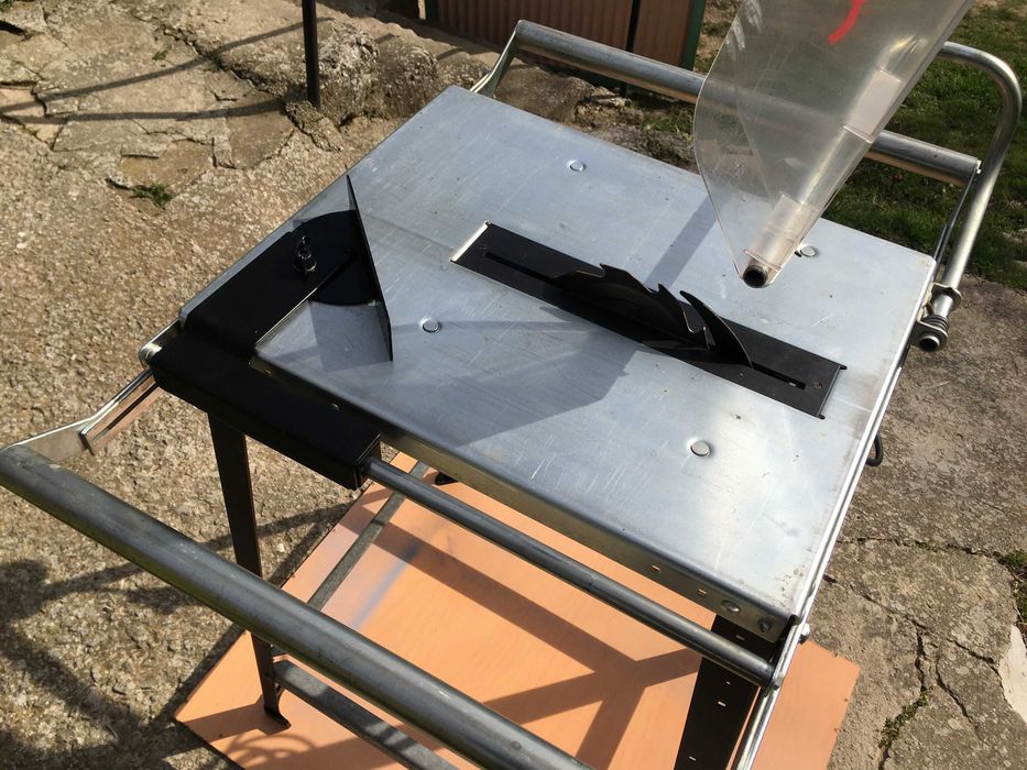 настолен циркуляр Bosch, със стойка Bosch