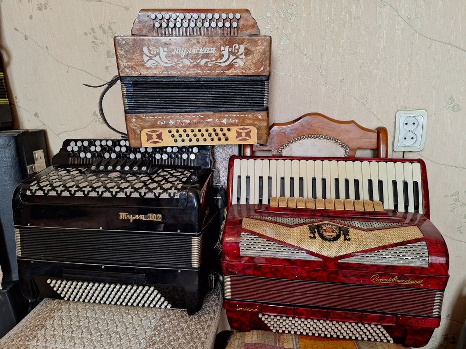 Продам аккордеон, баян