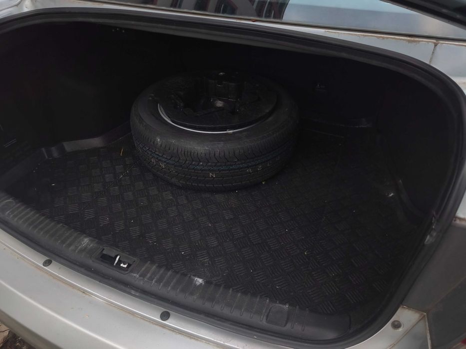 Продовам Хюндай Соната 5 - закупена от Хюндай България