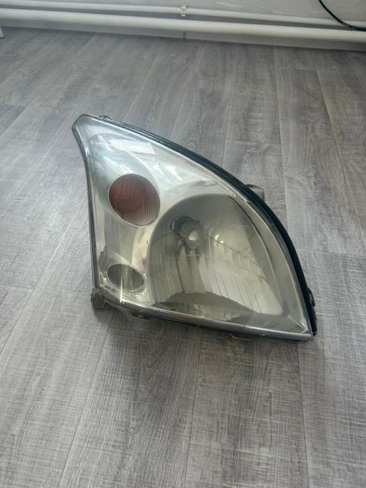 Правая фара на прадо 120
