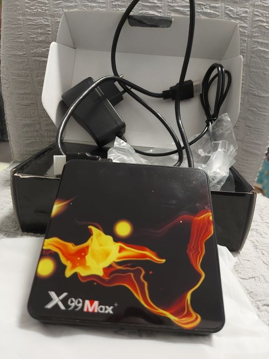 Мултимедиен плеар Smart TV BOX