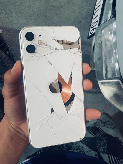 Iphone 11 бу қатпаиды