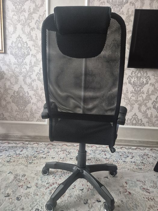 Кресло на колёсиках