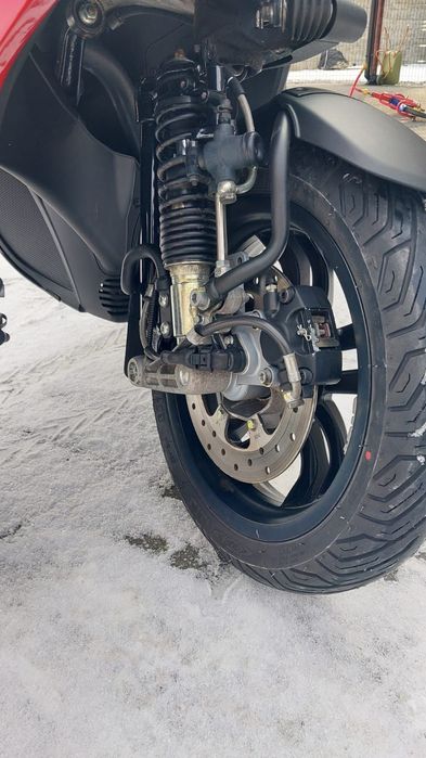 Vând Piaggio Mp 3 yourban An 2012 -300 cm 24 cp se conduce cu cat B
