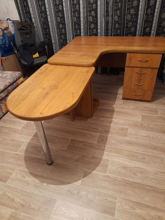 Столы офисные 2 шт.