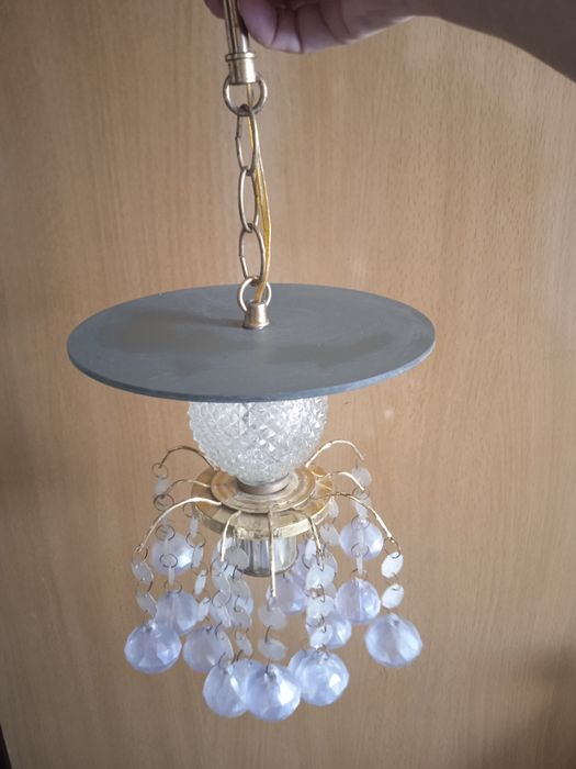 Люстра для прихожей