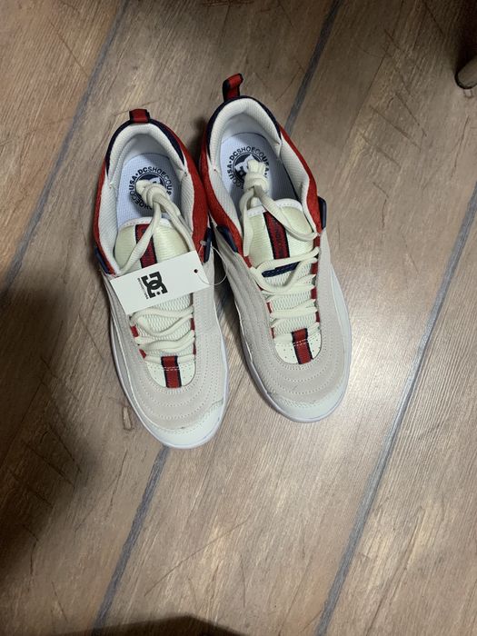 Pantofi sport DC din piele, noi cu eticheta