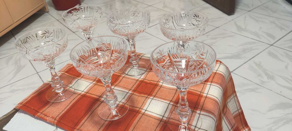 Set 6 pahare cristal in stare perfecta Vitrometan Medias