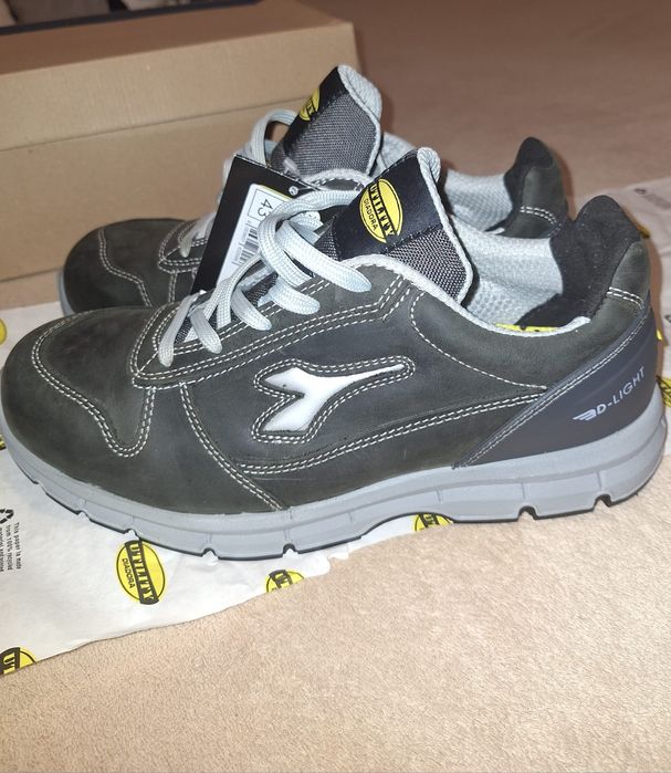 Vând papuci de munca Diadora