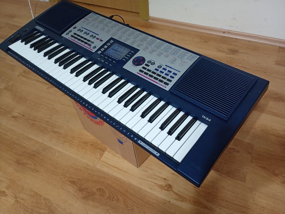 FARFISA TK-84 pian orga sintetizator