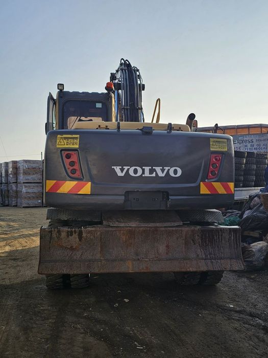 Экскаватор волво 145 сотилади узбда ишламаган.