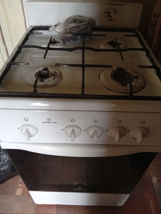 Продам газовую плиту