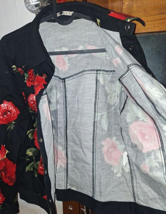 geaca dama 42 L cu trandafiri Zucherro unicat
