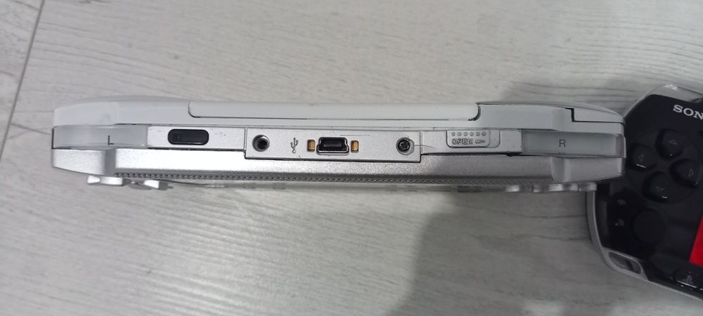 Продаю PSP1000 и 3000