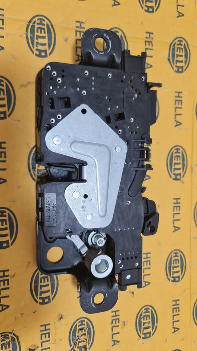 Mecanism broasca portbagaj BMW 1 F40 X1 F48 X3 G01 X4 G02 X5 G05 X6 G06 X7 G07  3 G21 5 G31 7357112