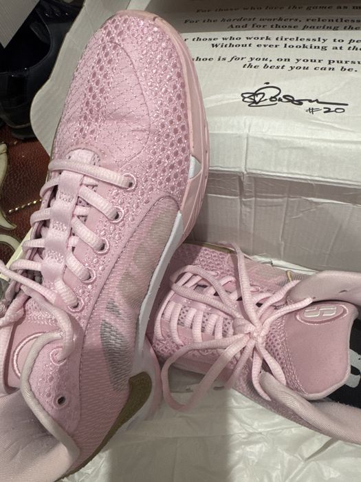 Продам кроссовки