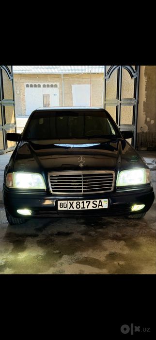 Срочно продаю машину Mercedes 180