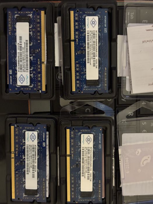 DDR3 2gb  4 Штуки для ноутбука Б/У