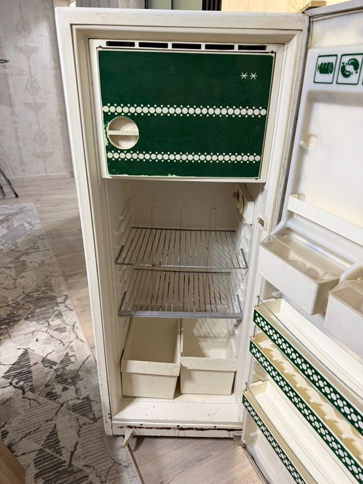 Холодильник рабочий