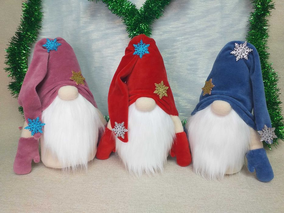 Новогодние гномы, украшения.