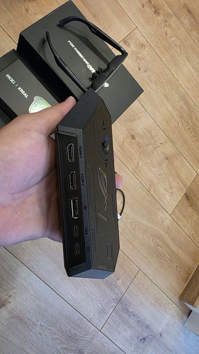 Asus ROG gaming Glasses R1 X Real