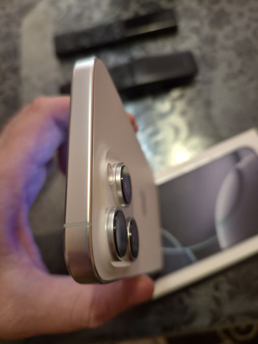 iPhone 16 Pro Max White  256GB Топ - Гаранция и документи