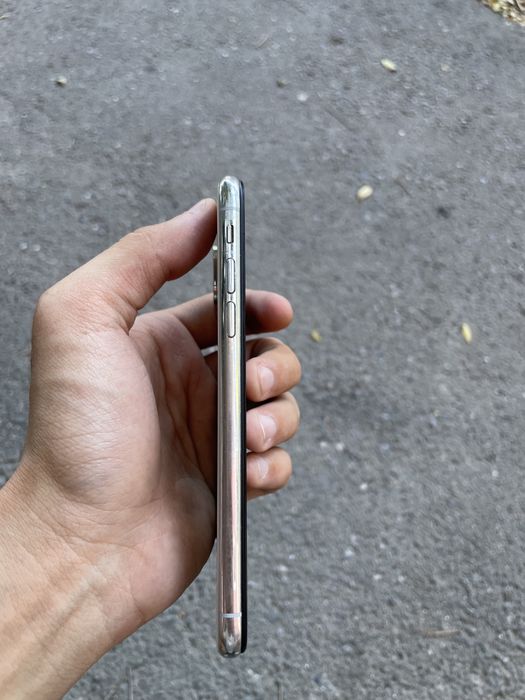 Продаю iPhone X