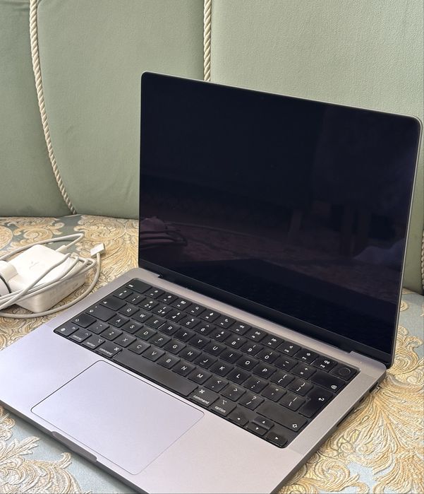 Macbook Pro 14 M1 Pro, 16/512GB, Идеал!