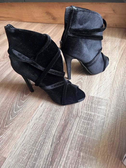 Дамски полуотворени обукви