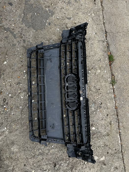 Grilă radiator audi a4.b8.8k0853651.