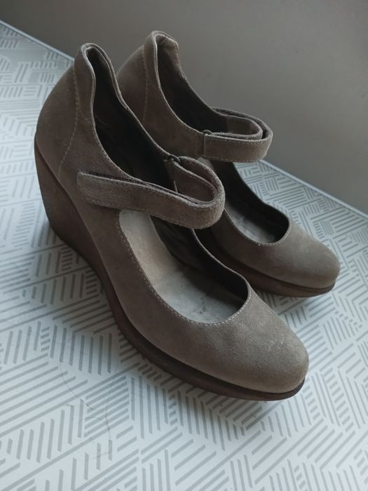 Дамски велурени обувки