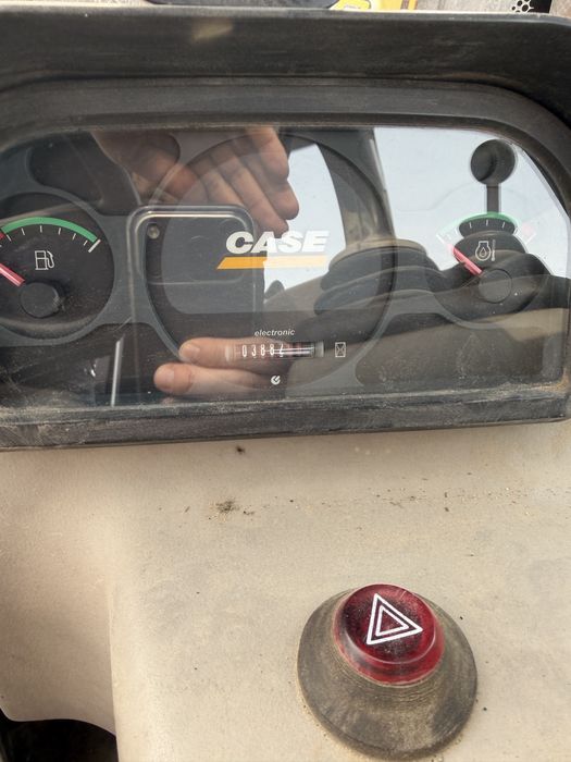 Incarcator frontal Case 121E