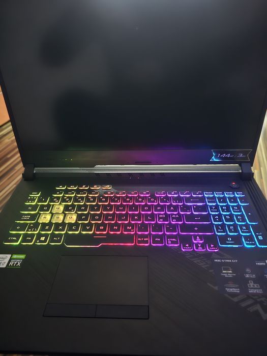 Laptop asus strix g712lws