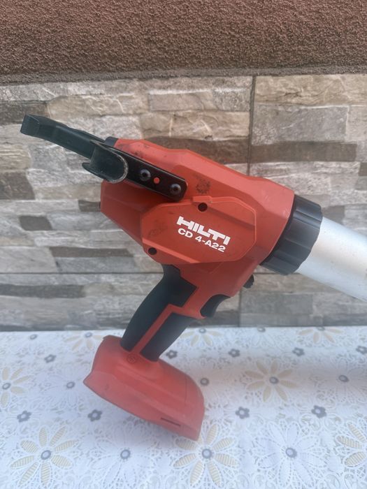 Акумулаторен пистолет за силикон Hilti CD 4-A22 (Само тяло)